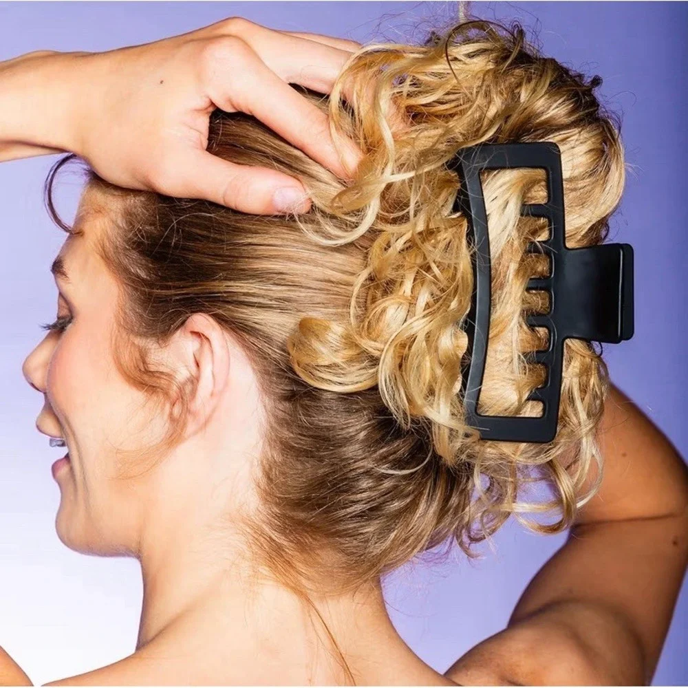 Gimme Beauty XL Rectangle Claw Clip Duo - Hair Clips with Velvet-Like Black